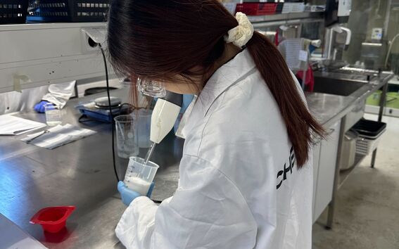Nguyen working in the chemistry lab