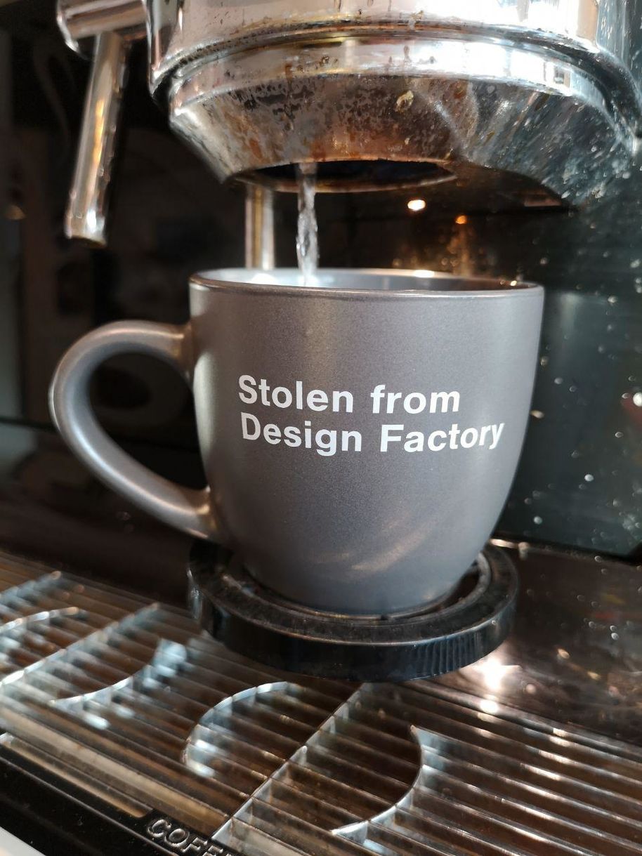 I felt in love with all captions on the coffee mugs from DF.