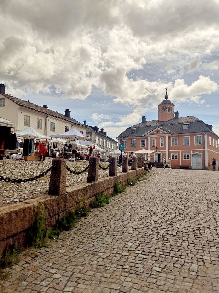 The old town hall in the center of Porvoo. Currently serves as a museum.